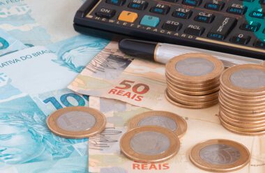 Como resolver problemas financeiros: estratégias para tirar a escola do vermelho
