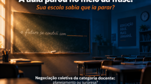 Sala de aula vazia com lousa e chamada sobre negociacao coletiva da categoria docente