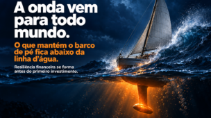 Veleiro enfrentando uma onda à noite, com a quilha brilhando em laranja abaixo da linha d'água